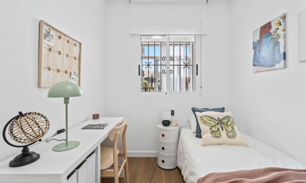 Reventa - Apartamento / piso -
Orihuela Costa - Playa Flamenca