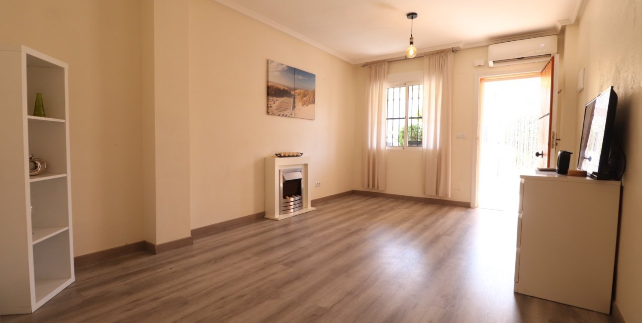 Resale - Townhouse -
Algorfa - Montemar