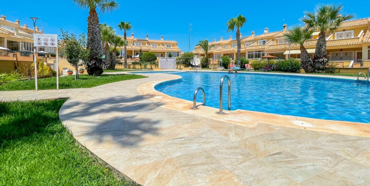 Resale - Townhouse -
Orihuela Costa - Punta Prima