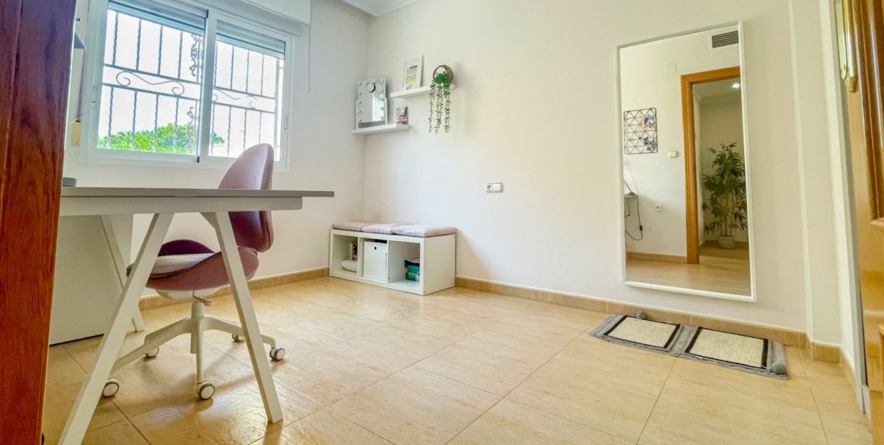 Resale - Townhouse -
Orihuela Costa - Punta Prima