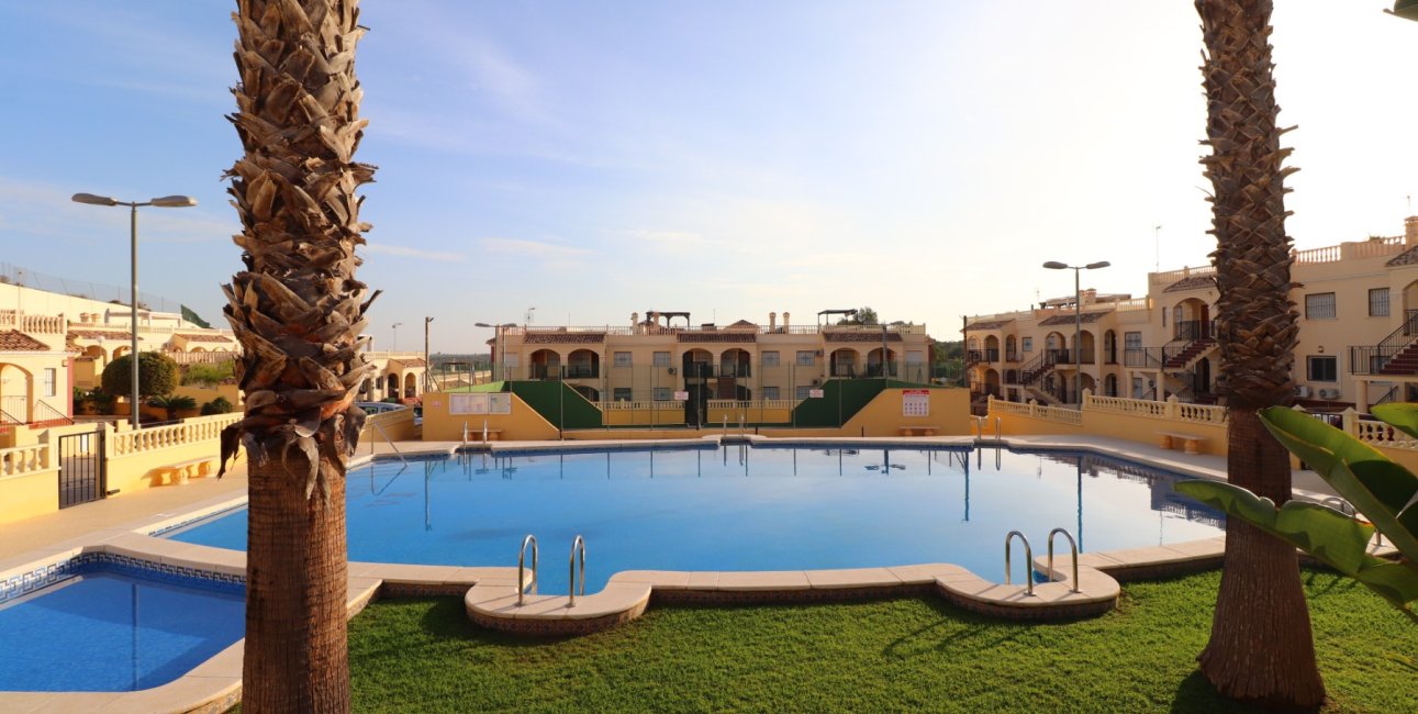 Resale - Bungalow -
Algorfa - Montemar