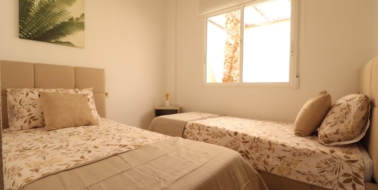 Resale - Bungalow -
Algorfa - Montemar