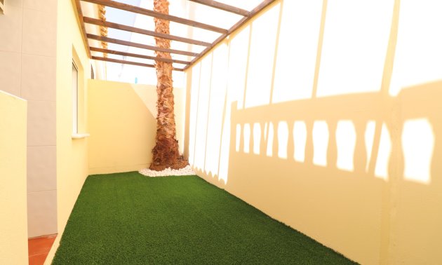 Resale - Bungalow -
Algorfa - Montemar