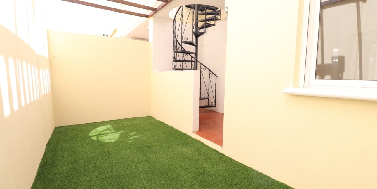 Resale - Bungalow -
Algorfa - Montemar
