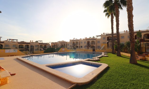 Resale - Bungalow -
Algorfa - Montemar