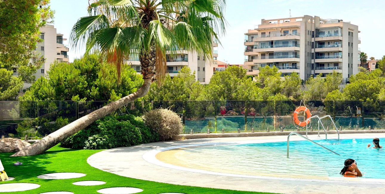 Reventa - Apartamento / piso -
Orihuela Costa - La Zenia