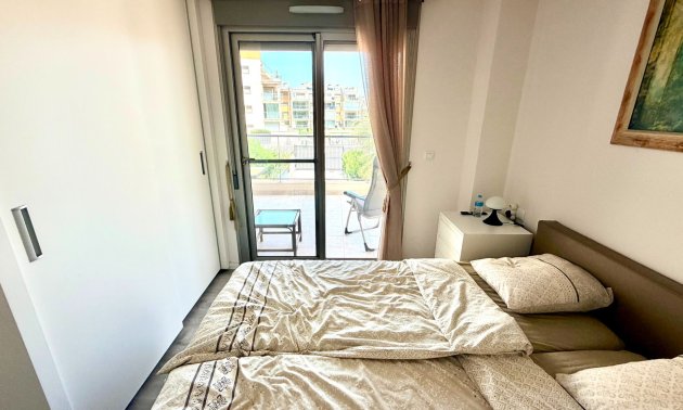 Reventa - Apartamento / piso -
Orihuela Costa - La Zenia