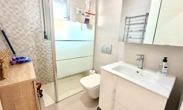 Reventa - Apartamento / piso -
Orihuela Costa - La Zenia
