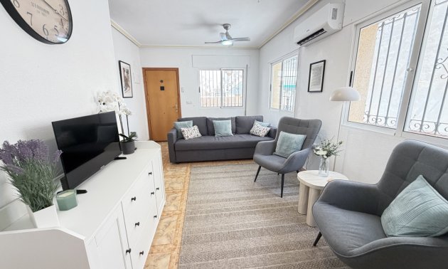 Resale - Apartment / flat -
Orihuela Costa - La Zenia