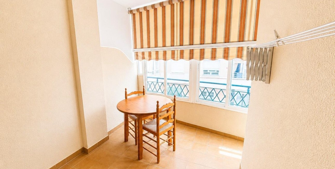 Resale - Apartment / flat -
Torrevieja - Estacion de autobuses