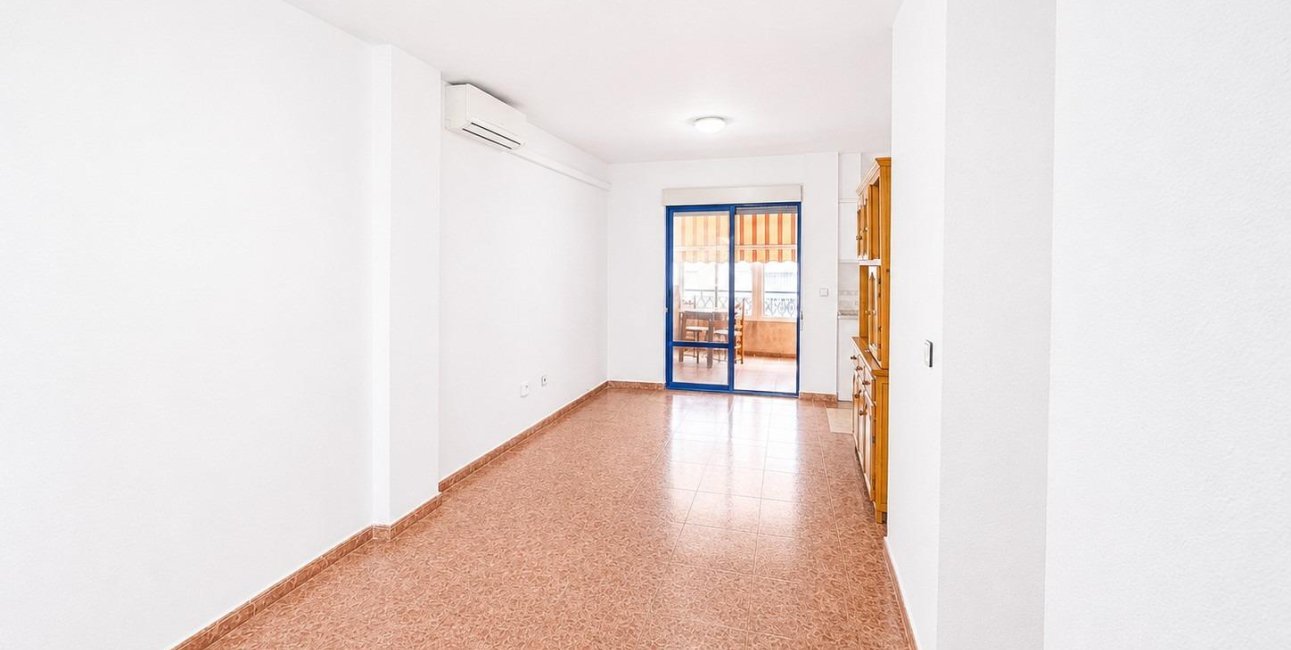 Resale - Apartment / flat -
Torrevieja - Estacion de autobuses