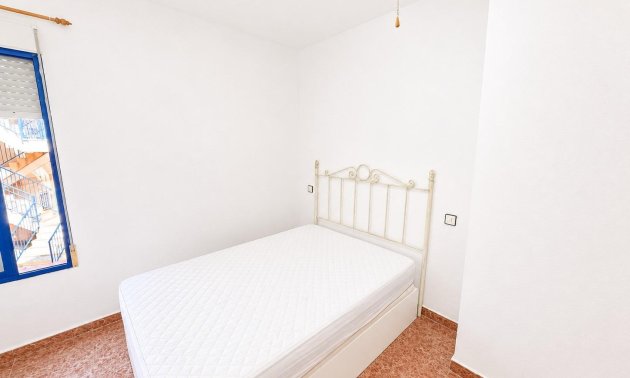 Resale - Apartment / flat -
Torrevieja - Estacion de autobuses