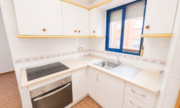 Resale - Apartment / flat -
Torrevieja - Estacion de autobuses