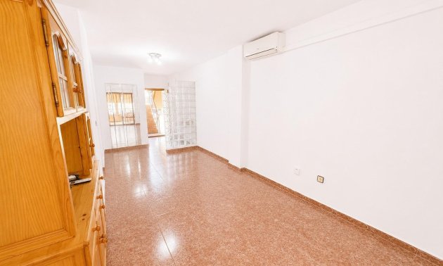 Resale - Apartment / flat -
Torrevieja - Estacion de autobuses