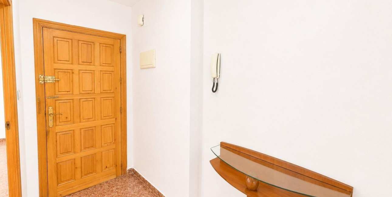 Resale - Apartment / flat -
Torrevieja - Estacion de autobuses
