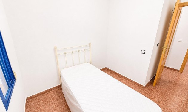 Resale - Apartment / flat -
Torrevieja - Estacion de autobuses