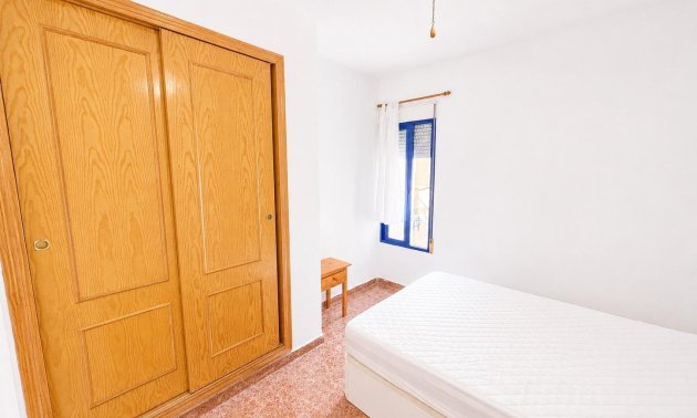 Resale - Apartment / flat -
Torrevieja - Estacion de autobuses