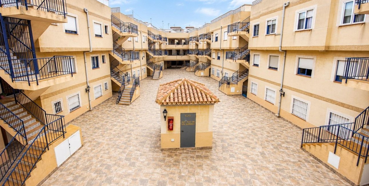 Resale - Apartment / flat -
Torrevieja - Estacion de autobuses