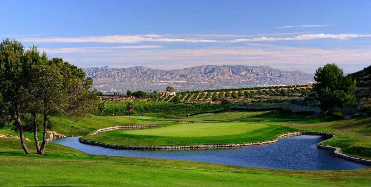 Rynek pierwotny - Kamienica -
Algorfa - La Finca Golf