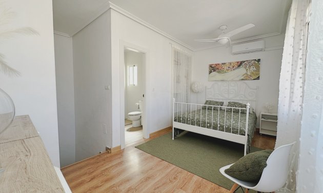 Resale - Townhouse -
Orihuela Costa - La Zenia