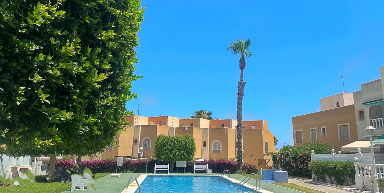 Reventa - Bungalow -
Torrevieja - La Mata