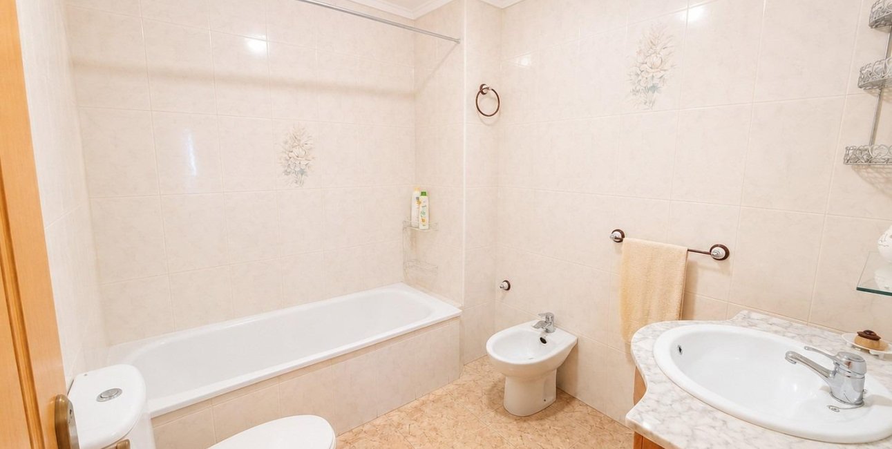 Resale - Apartment / flat -
Torrevieja - Estacion de autobuses