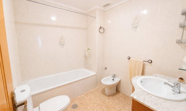 Resale - Apartment / flat -
Torrevieja - Estacion de autobuses