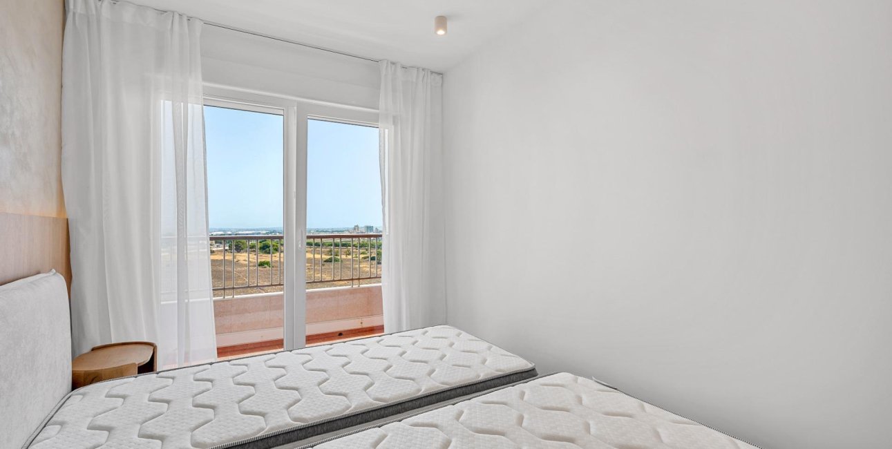 Resale - Apartment / flat -
Torrevieja - Punta prima