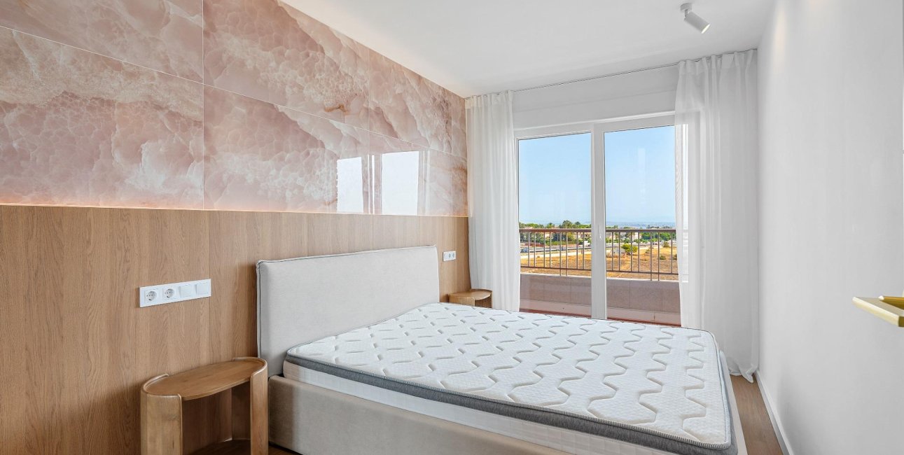 Resale - Apartment / flat -
Torrevieja - Punta prima