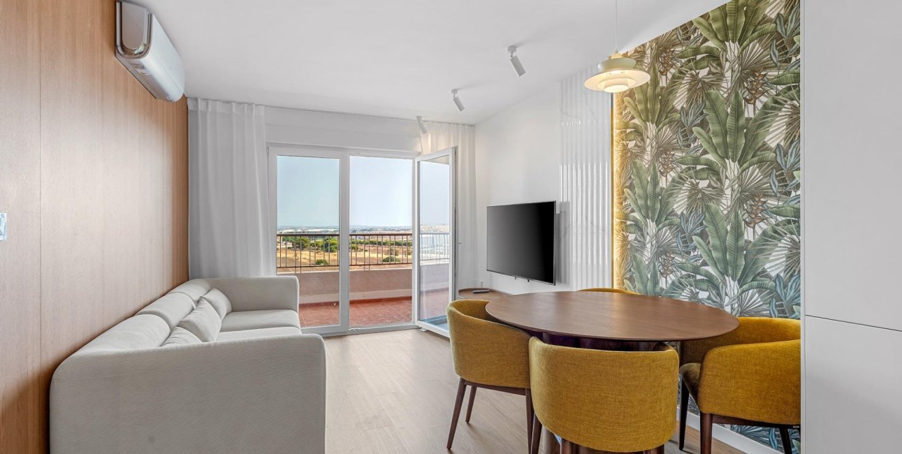 Resale - Apartment / flat -
Torrevieja - Punta prima