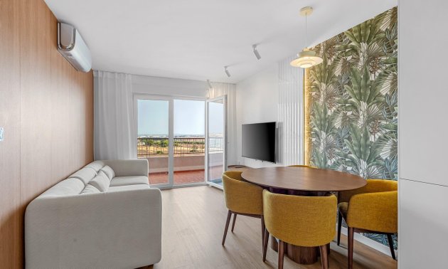 Resale - Apartment / flat -
Torrevieja - Punta prima