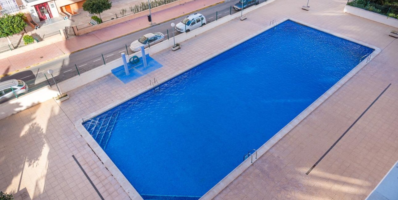 Resale - Apartment / flat -
Torrevieja - Punta prima