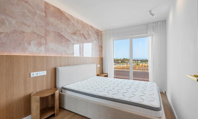Resale - Apartment / flat -
Torrevieja - Punta prima