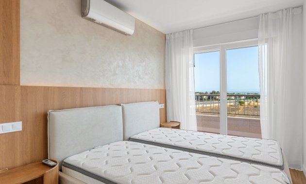 Rynek wtórny - Mieszkanie  -
Torrevieja - Rocio del Mar