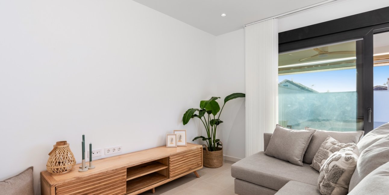 Resale - Villa -
Torrevieja - El Chaparral
