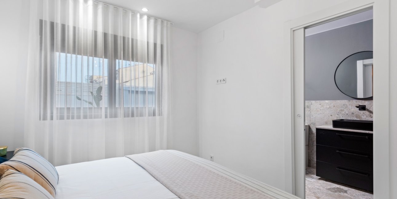 Resale - Villa -
Torrevieja - El Chaparral