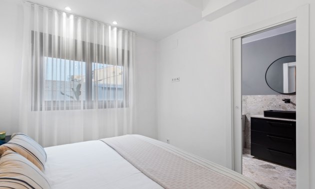 Resale - Villa -
Torrevieja - El Chaparral