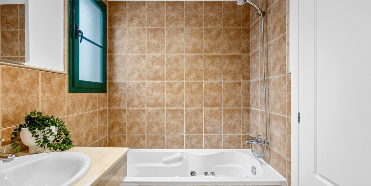 Resale - Apartment / flat -
Finestrat - Sierra Cortina - Golf Bahia
