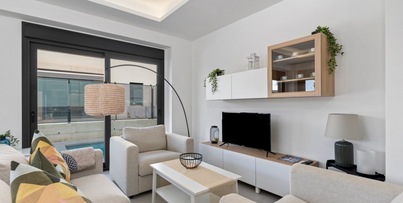 Resale - Townhouse -
La Marina - La Marina - Urbanization