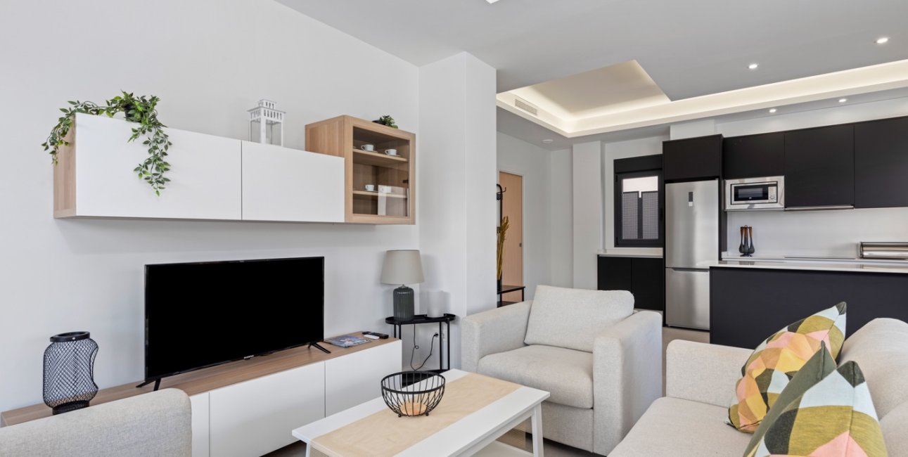 Resale - Townhouse -
La Marina - La Marina - Urbanization