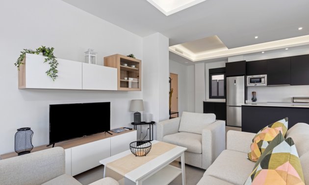 Resale - Townhouse -
La Marina - La Marina - Urbanization
