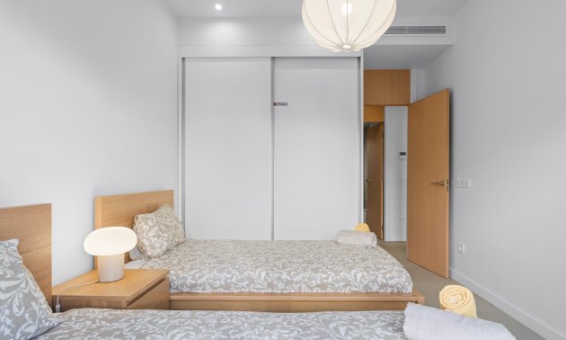 Resale - Townhouse -
La Marina - La Marina - Urbanization