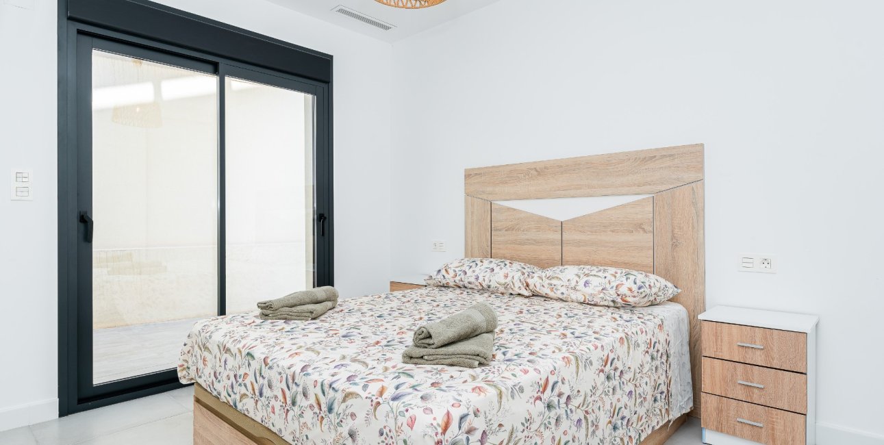 Reventa - Villa -
Los Montesinos - La Herrada
