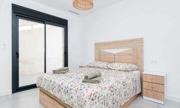Reventa - Villa -
Los Montesinos - La Herrada