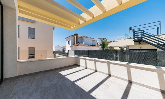 Reventa - Villa -
Los Montesinos - La Herrada