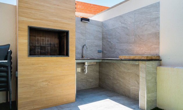 Reventa - Villa -
Los Montesinos - La Herrada
