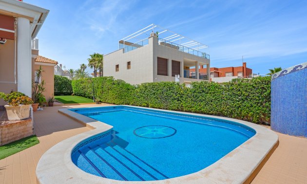 Rynek wtórny - Willa -
Torrevieja - Torre La Mata