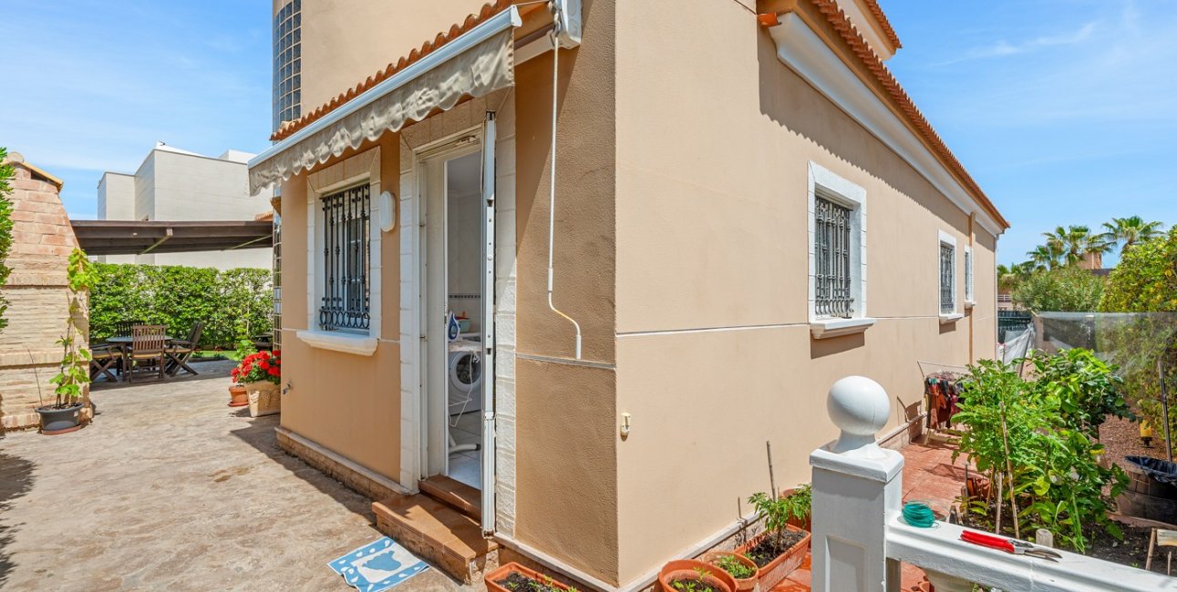 Rynek wtórny - Willa -
Torrevieja - Torre La Mata