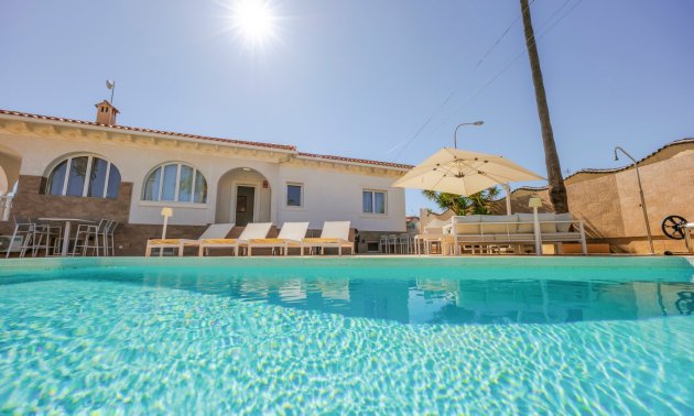 Resale - Villa -
Ciudad Quesada - Ciudad Quesada - Town