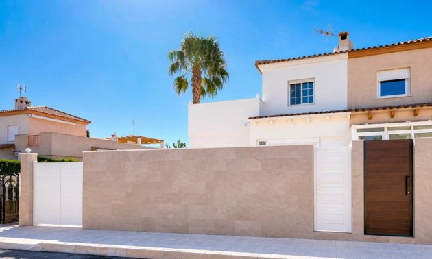 Resale - Townhouse -
Orihuela Costa - Los Altos